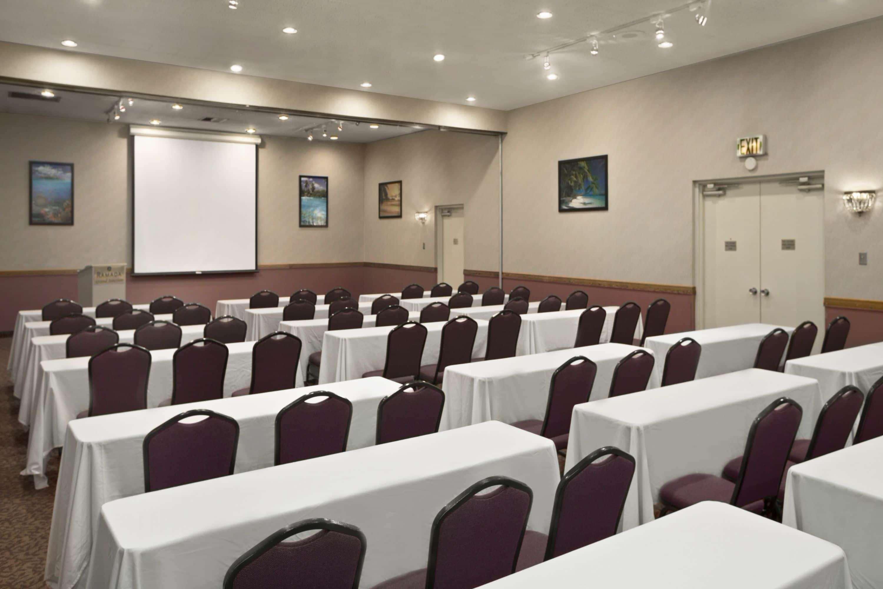Hotel Ramada By Wyndham Grand Junction Exteriér fotografie