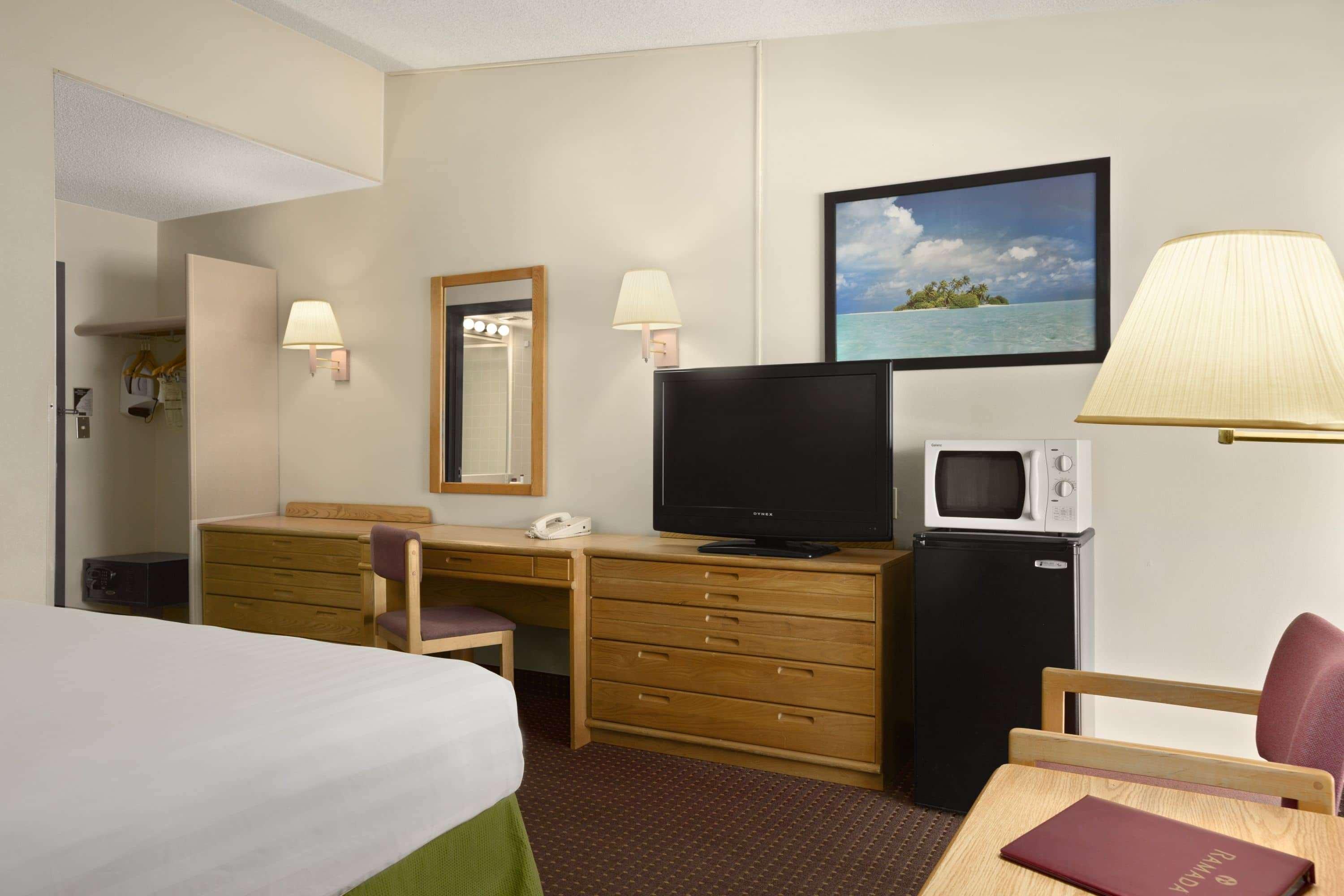 Hotel Ramada By Wyndham Grand Junction Exteriér fotografie