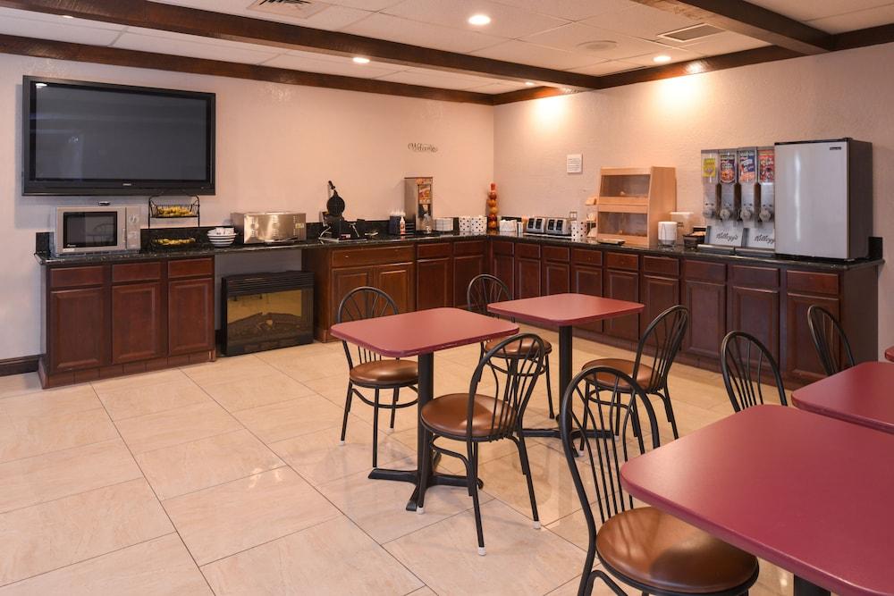Hotel Ramada By Wyndham Grand Junction Exteriér fotografie