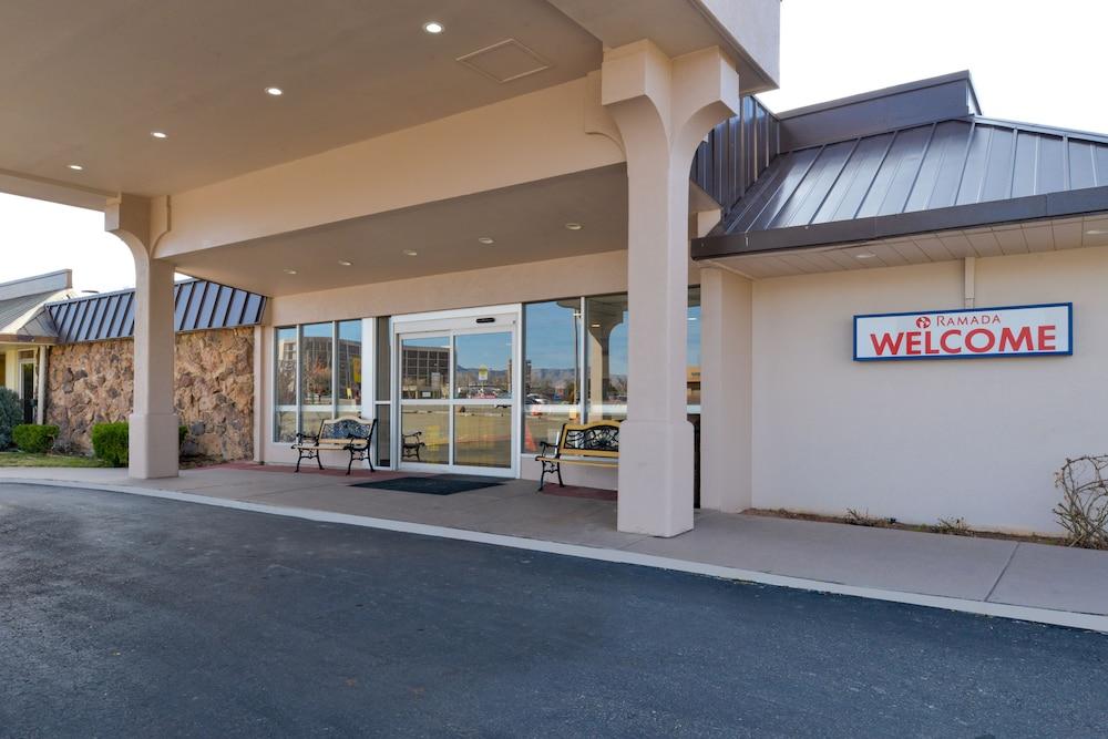 Hotel Ramada By Wyndham Grand Junction Exteriér fotografie
