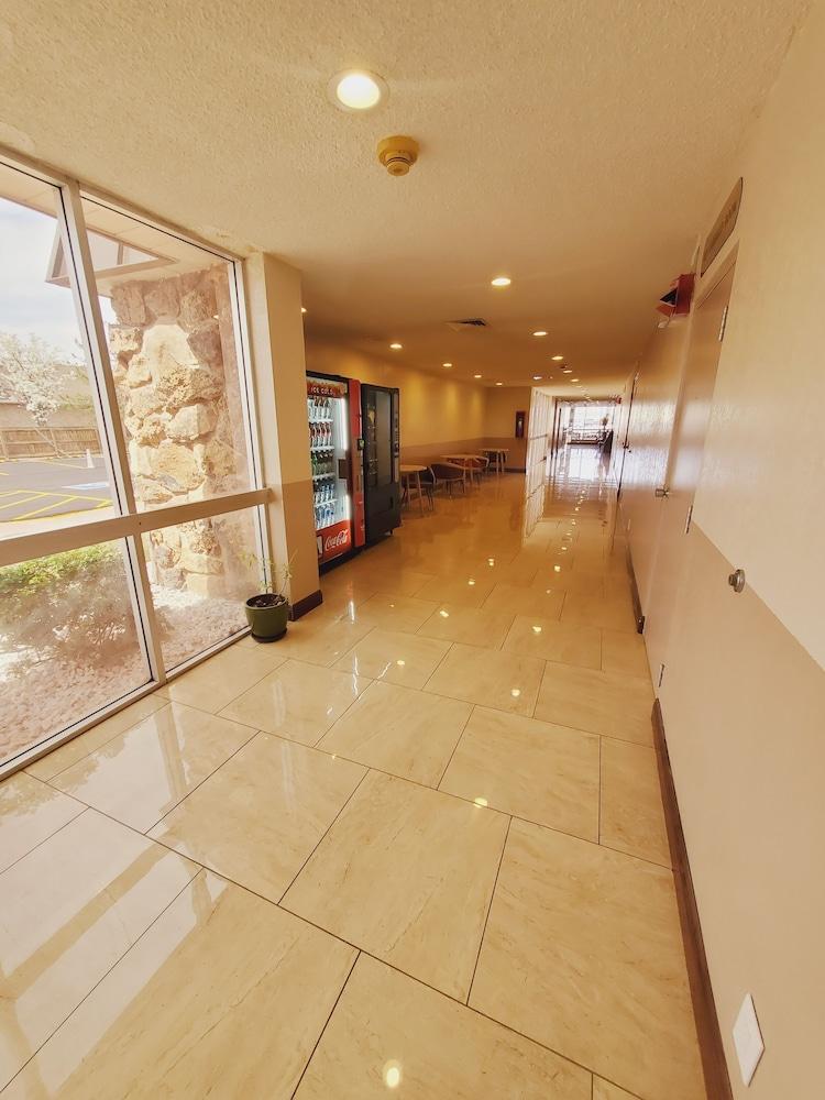 Hotel Ramada By Wyndham Grand Junction Exteriér fotografie