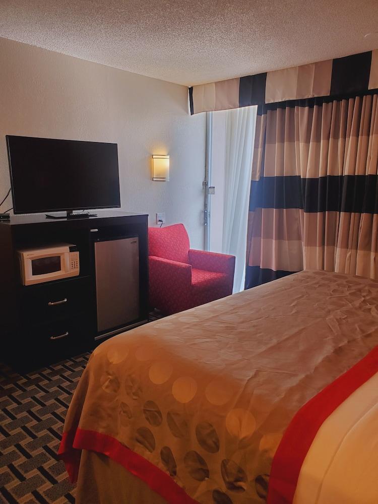 Hotel Ramada By Wyndham Grand Junction Exteriér fotografie